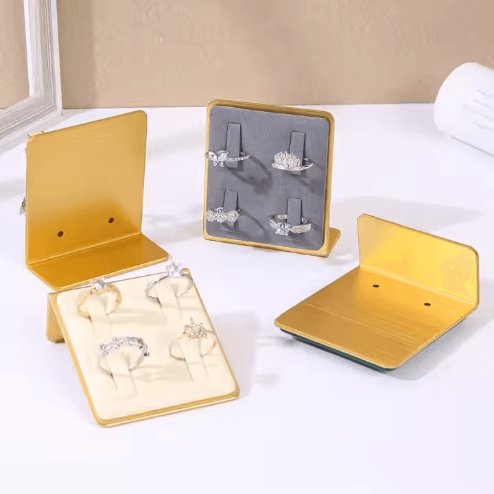 DE-LIANG Popular Custom Logo Luxury Microfiber Metal Rings Holder Display High-end Rings Rack Holder Jewelry Display