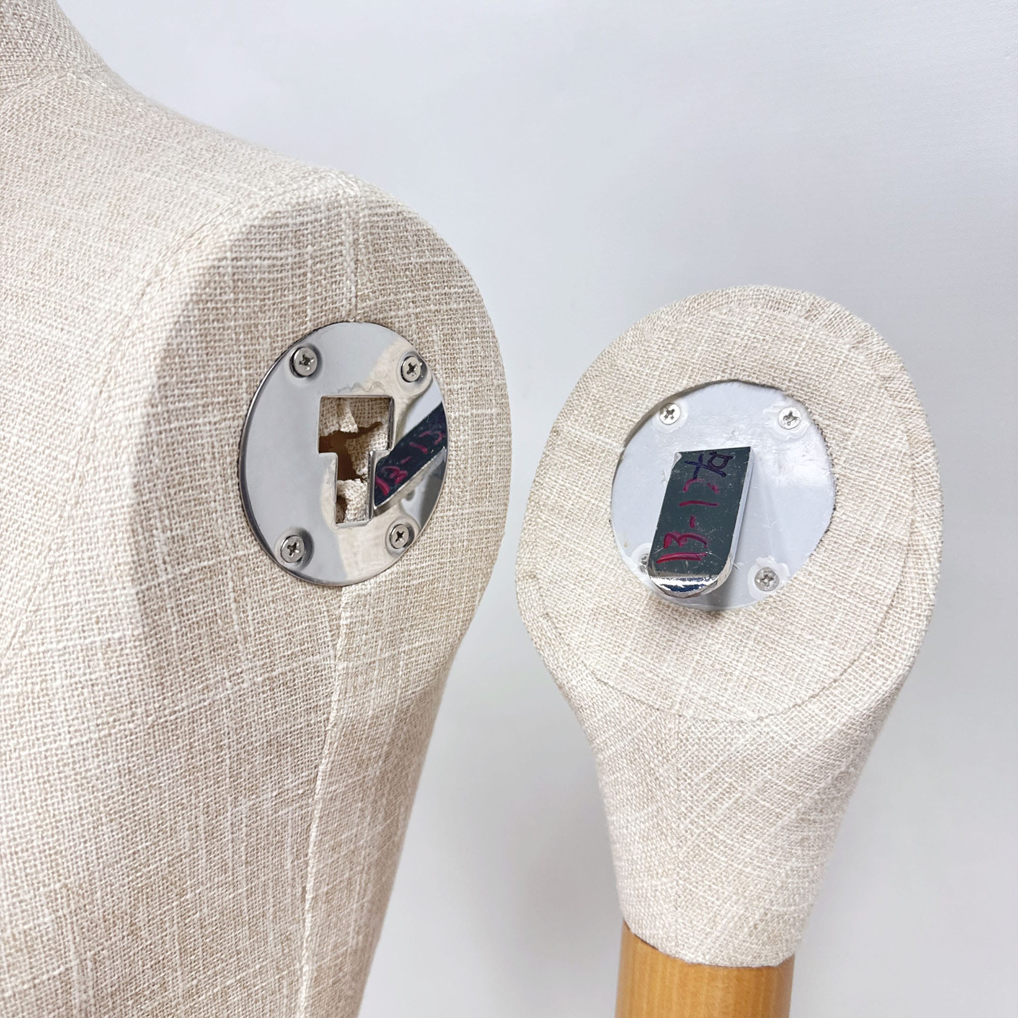 DE-LIANGのガラス繊維の短い腕が付いている贅沢な女性男性の完全なボディのタケベージュ麻布の表示マネキンManiquinのヴィンテージ、宝石類の胸部の表示1 PC