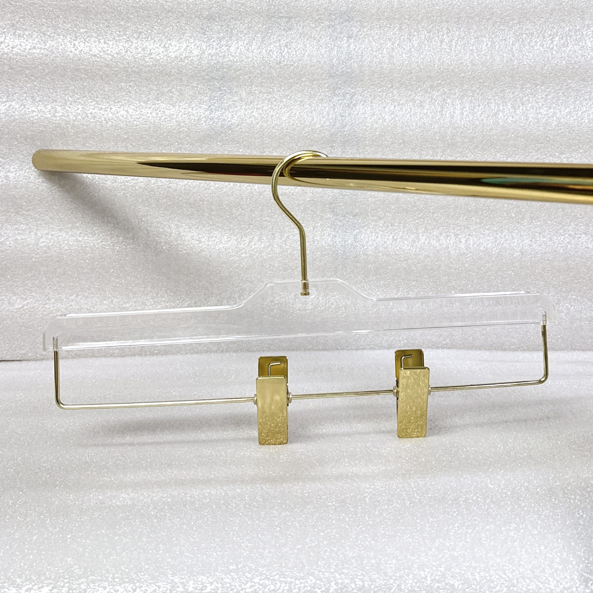 DE-LIANG Clothing Boutique Store Acrylic Pant Clothing Hanger Hanging Garment Rack Transparent Clear  Wedding Dress Hanger for Clothes Display Stand