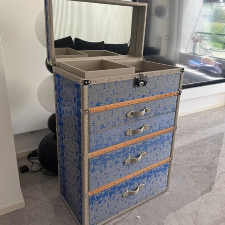 Sileiフレンチヴィンテージスタイル5段ジュエリーキャビネット、銅線で細工された、エレガントなハードケースのデザイン、軽い豪華な独立型ジュエリーストレージ