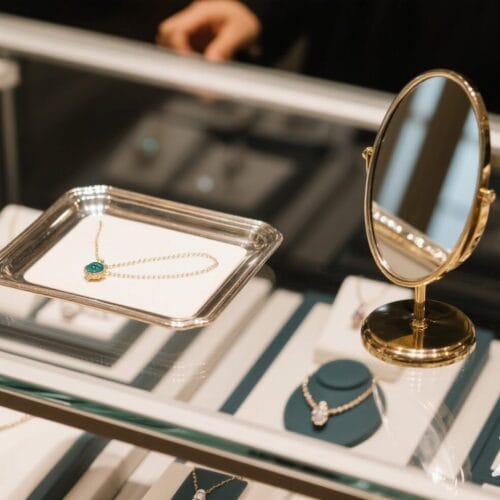 JEWELRY PRESENTATION TRAYS & MIRRORS