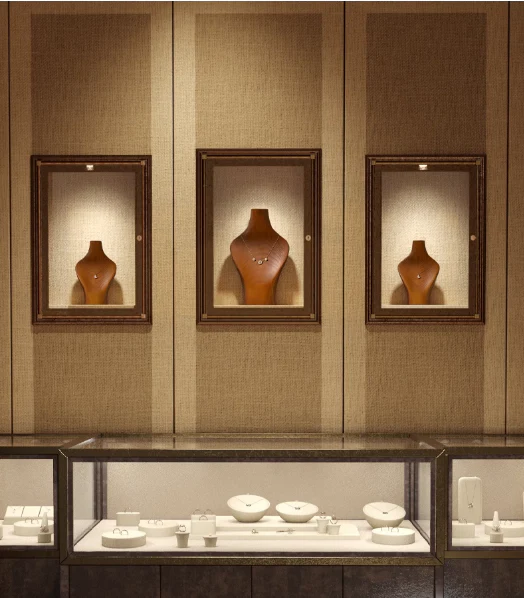 Vintage Jewelry Bust Stand – Solid Wood for Necklaces & Photography